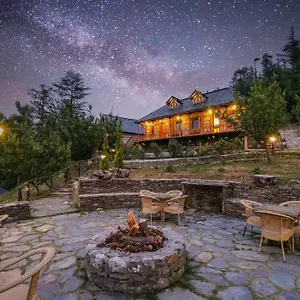  Chalet Woodvista India